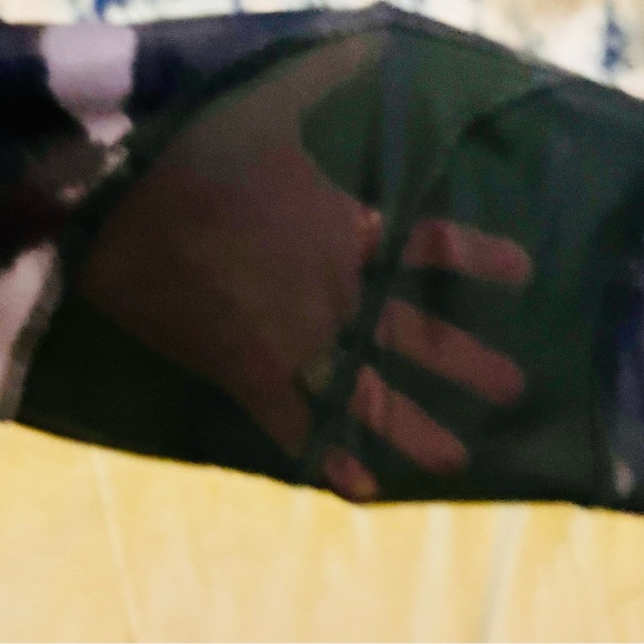 EUC! Women’s Bkack/Grey Camouflage Leggings Size XL - Picture 7 of 16